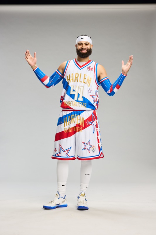 Lou Dunbar II welcoming athletes